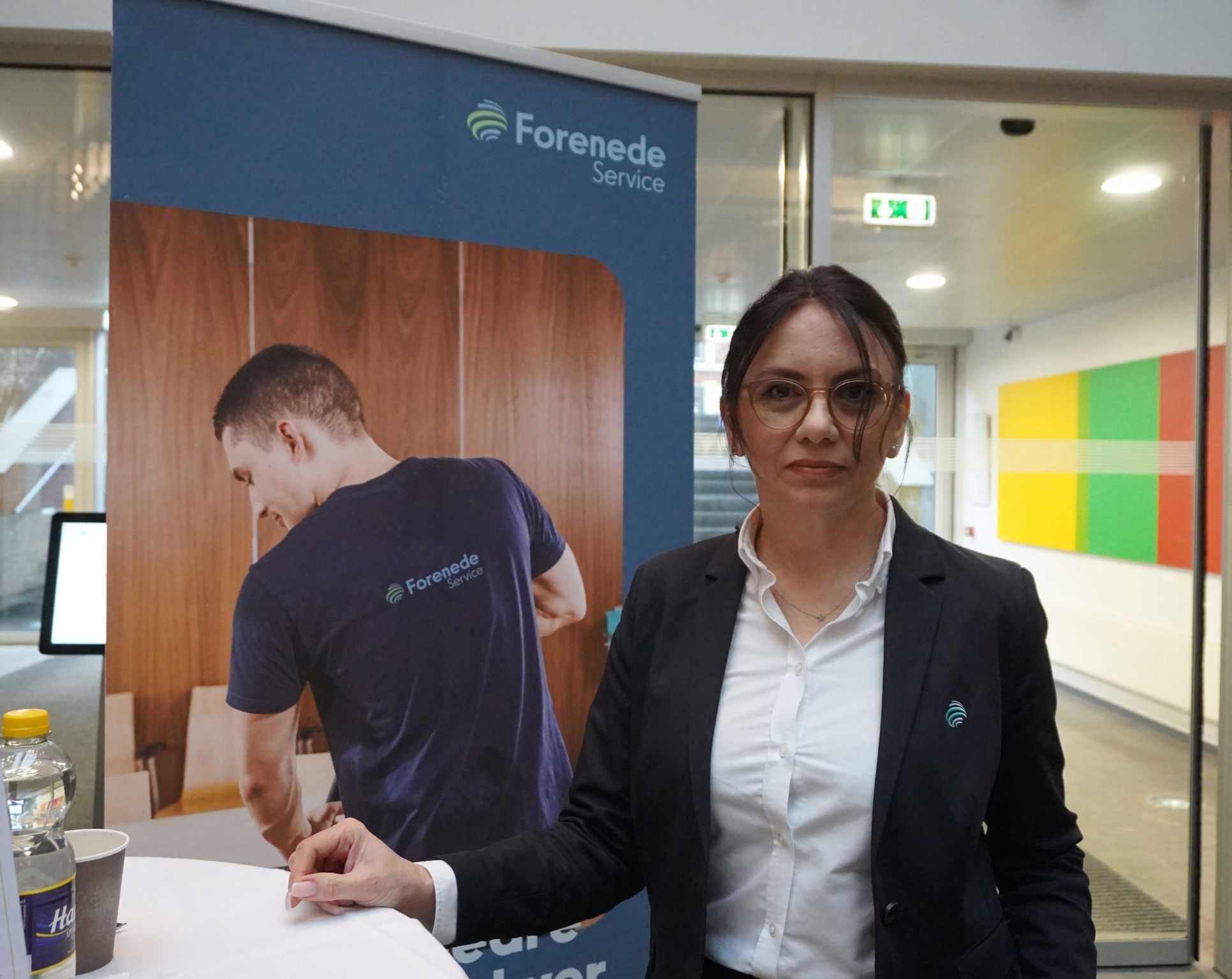 Forenede Service medarbejder