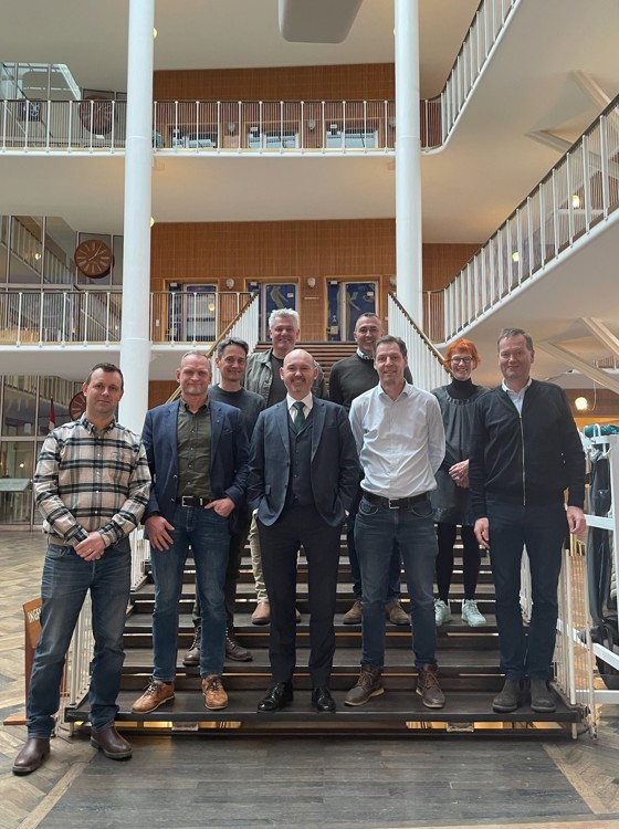Medlemmerne af Lokal Grøn Trepart foran trappen i rådhushallen. Fra venstre, Brian Munk Hulgaard, Jørgen Ivar Brus Mikkelsen, Sebastian Jonshøj, Claus Leick, Nicolaj Bang, Poul Jakob Bønnelykke, Søren Weise, Anne Lund og Søren Hald.