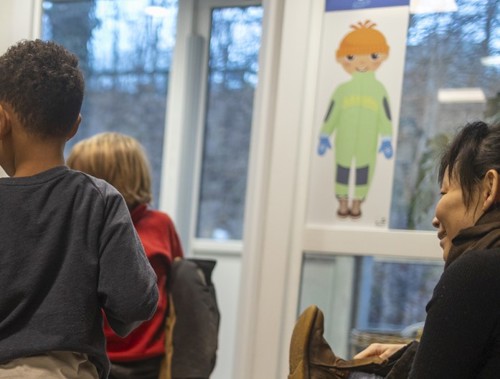 Kim i garderoben i FADLs Børnehave